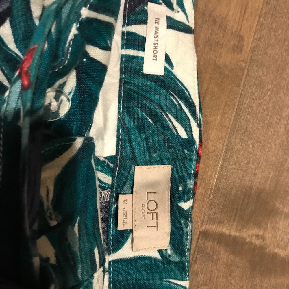 Loft Shorts - Picture 3 of 3